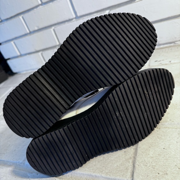 Women's Madden Girl "Kurrt" White & Black Combat Boots Size: 7 1/2 M - Picture 8 of 10